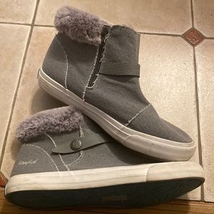 Blowfish Malibu cotton gray ankle bootie with faux fur trim